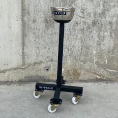 GYMHOLIX® Magnezyum (Chalk) Kullanım İstasyonu – Tekerlekli Profesyonel Chalk Stand