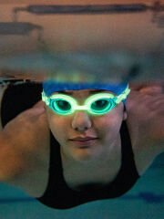 Finis FlowGlow Parlayan Çocuk Yüzücü Gözlüğü / Yeşil