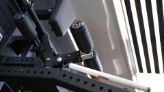 XWORKS Standing Hip Thrust – Ayakta Glute ve Kalça Güçlendirme Makinesi (FWX0801) PEMBE (RAL4006)
