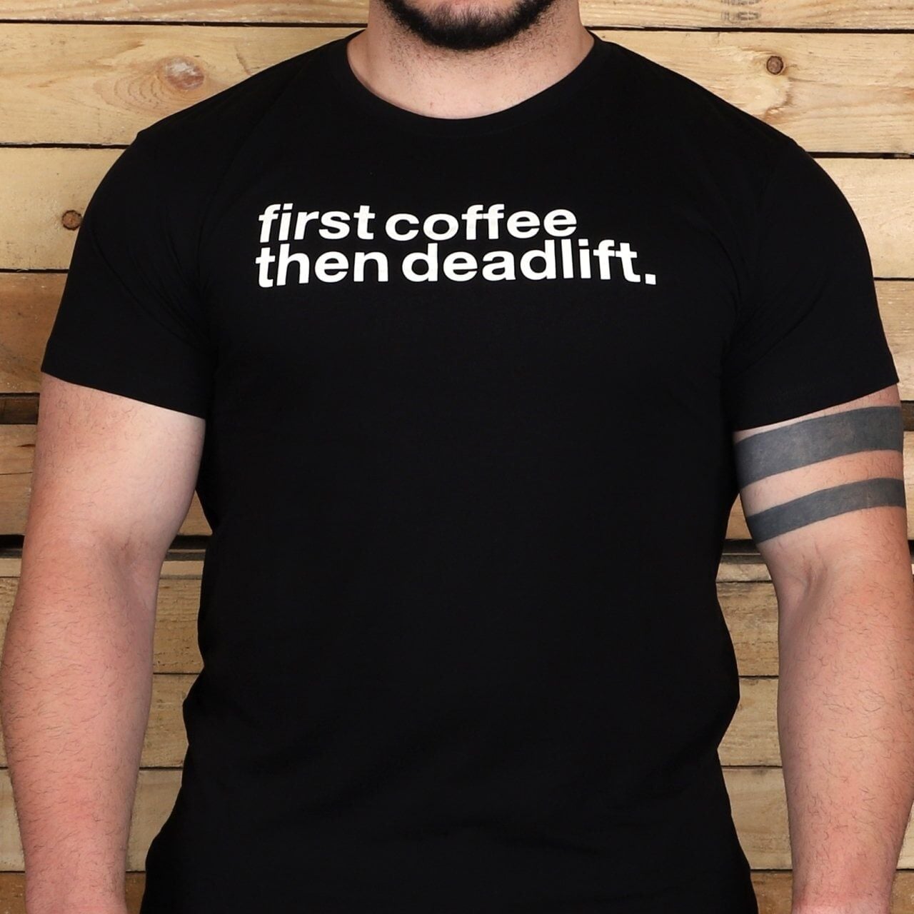 GYMHOLIX® First Coffee Then Deadlift Men – Erkek Tişört (T-Shirt)