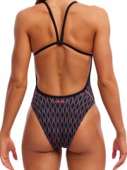 Funkita SST Curvy Queen Kadın Yüzme Mayosu - İnce Askılı, Klor Dirençli, Ekolojik Tasarım