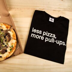 GYMHOLIX® Less Pizza, More Pull-Ups – Sporcu Tişörtü (T-Shirt) XXL